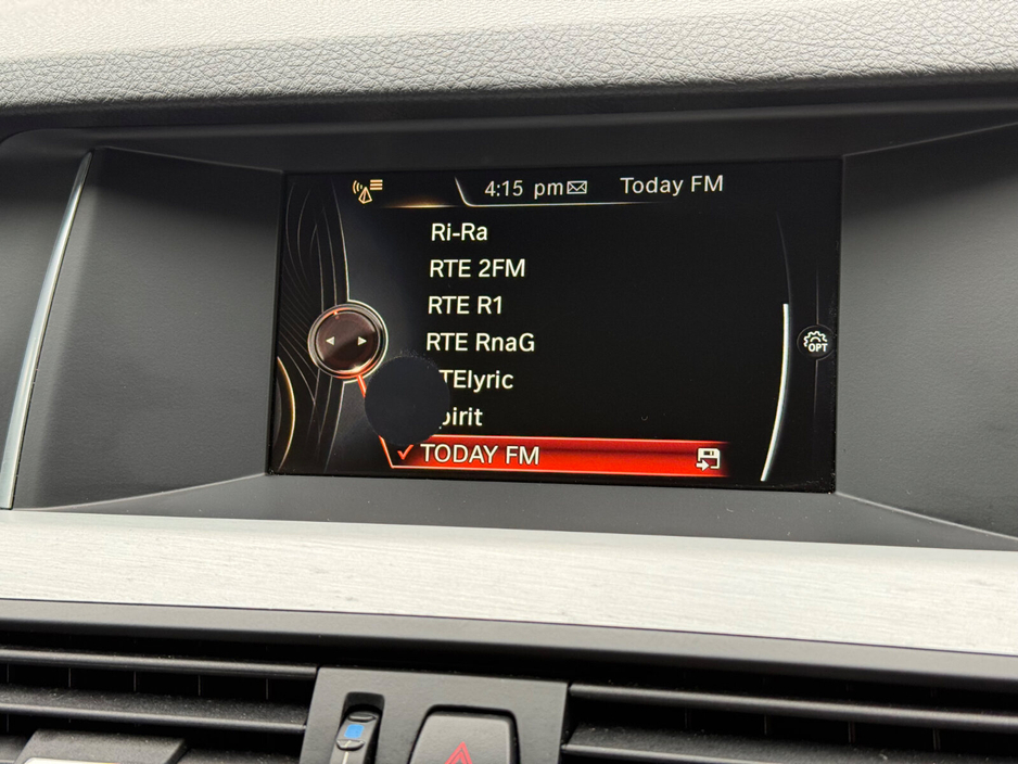 2016 BMW 5 Series - image 16