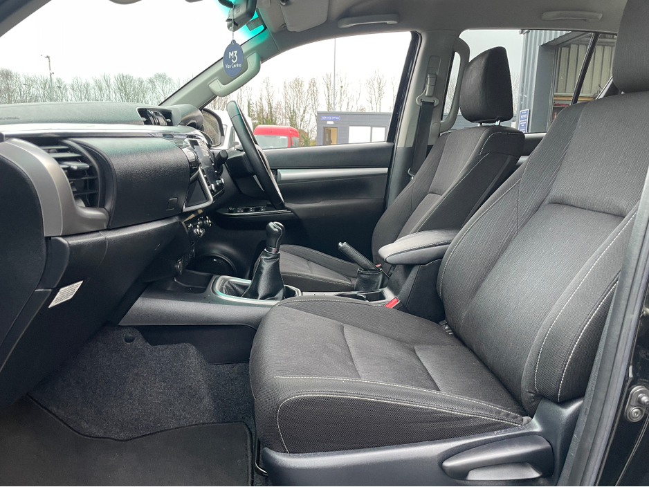 2021 Toyota Hilux 2021 TOYOTA HILUX 2.4 D-4D INVINCIBLE 4WD CREW CAB €28,950