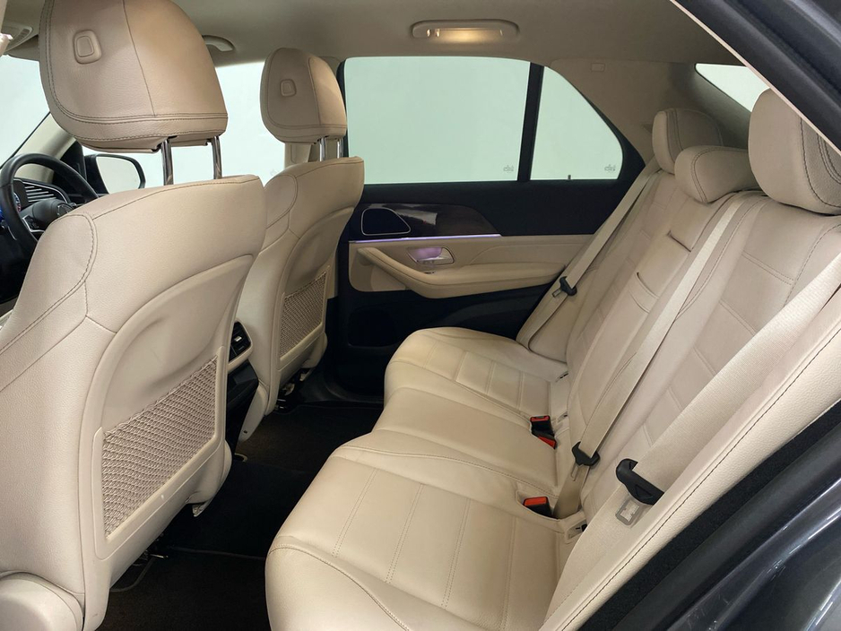 2025 Mercedes-Benz GLE Class - image 4