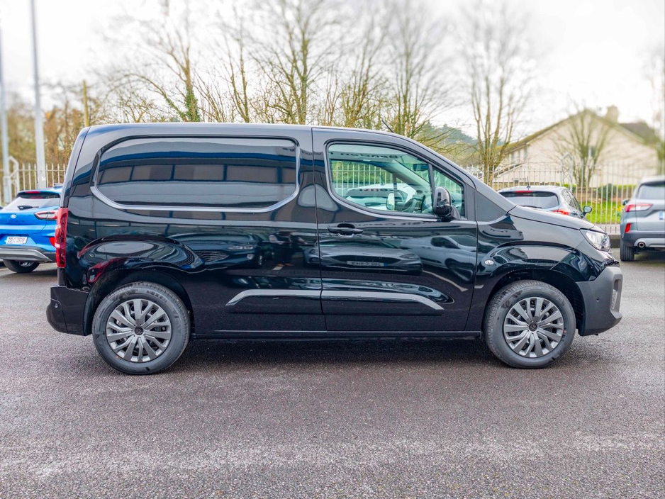 2026 Peugeot Partner - image 22