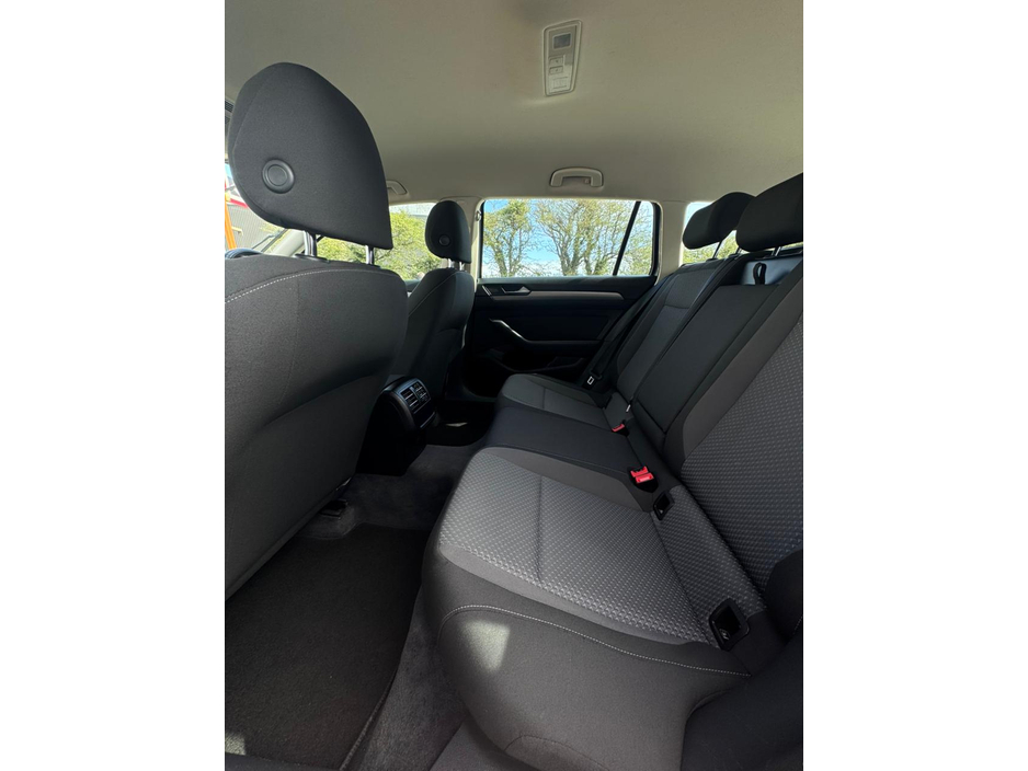 2016 Volkswagen Passat - image 29