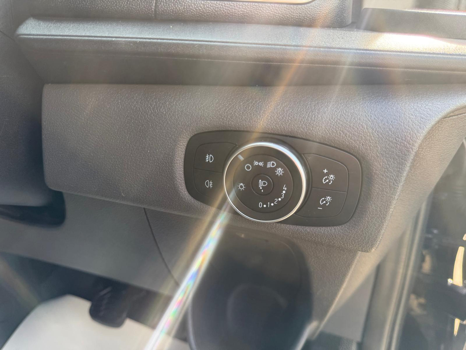 2020 Ford Transit Custom - image 16