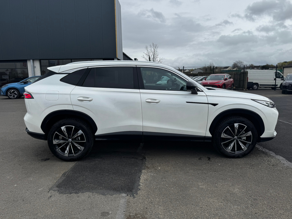 2025 MG HS - image 6