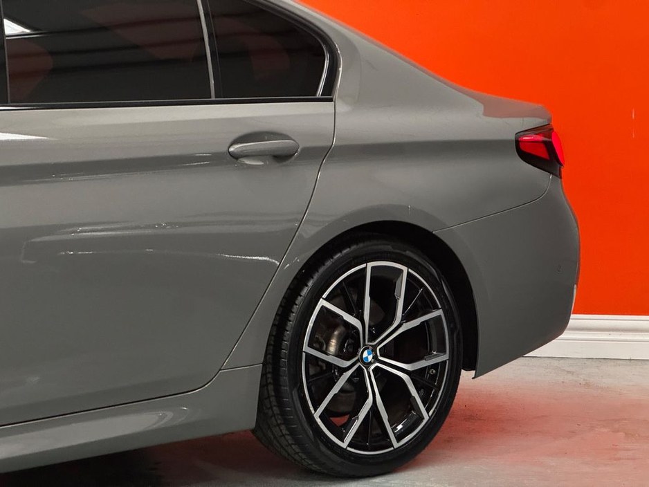 2020 BMW 5 Series - image 4