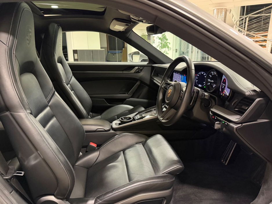 2020 Porsche 911 - image 27