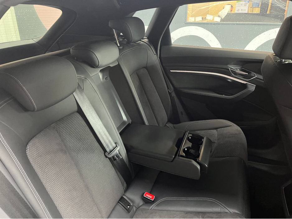 2022 Audi e-tron - image 16