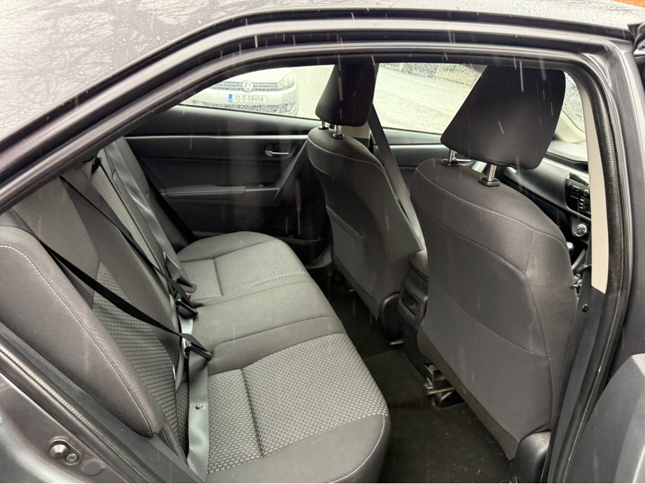 2016 Toyota Corolla - image 11