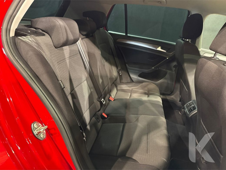 2018 Volkswagen Golf - image 13