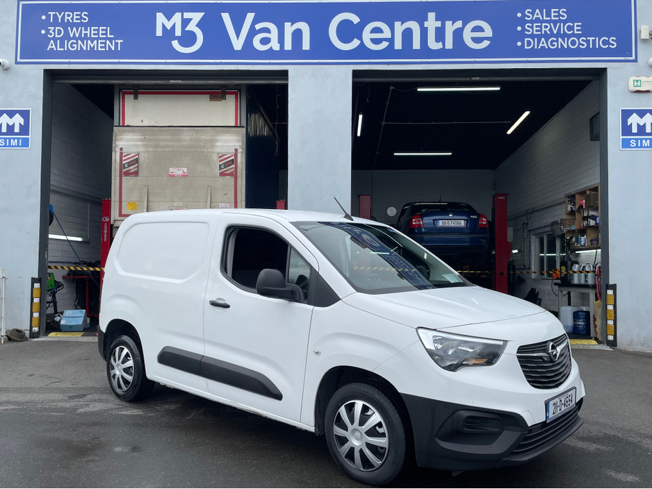2021 Opel Combo - image 7