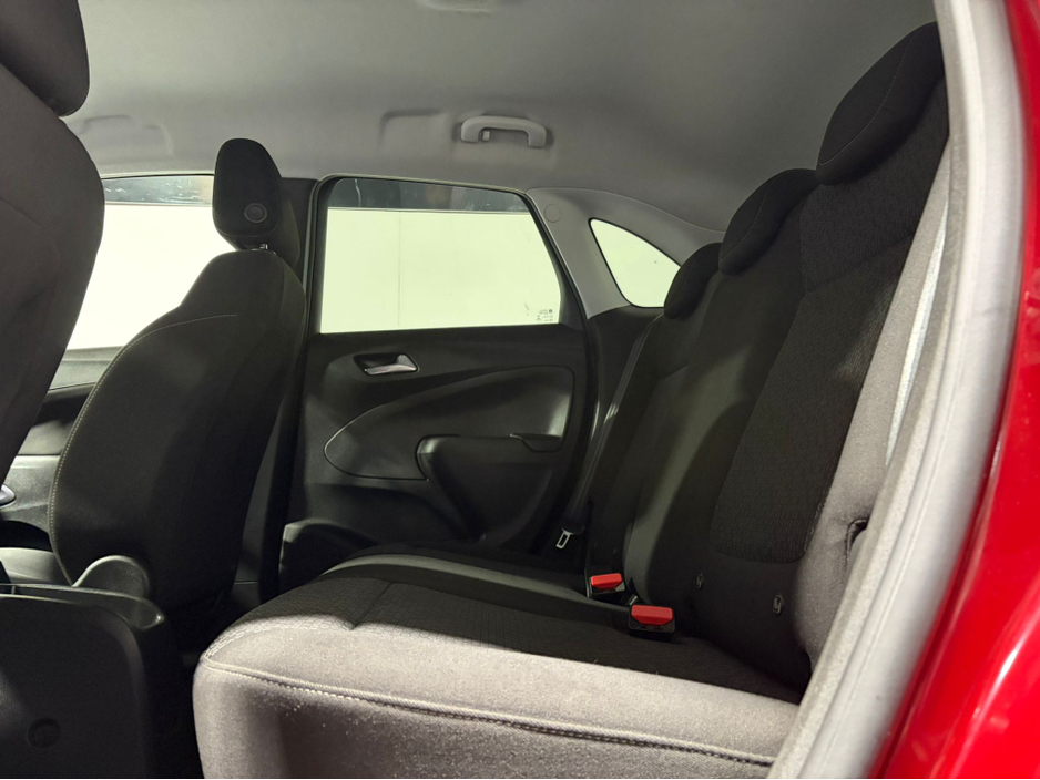 2022 Opel Crossland X - image 17