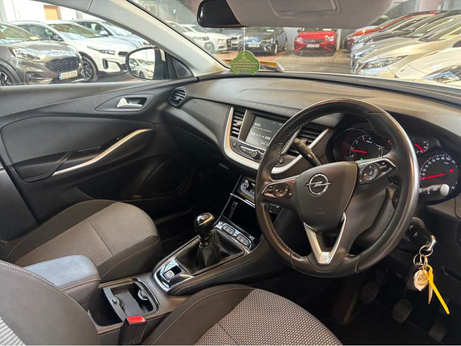 2018 Opel Grandland X - image 12