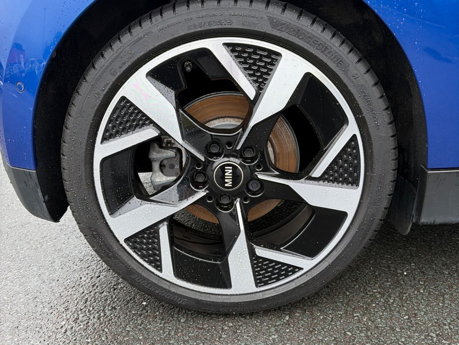 2024 MINI Hatch - image 12