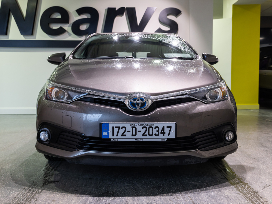 2017 Toyota Auris HYBRID LUNA 4DR AUTO €15,950
