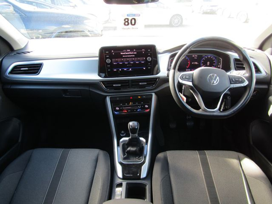 2022 Volkswagen T-Roc - image 11