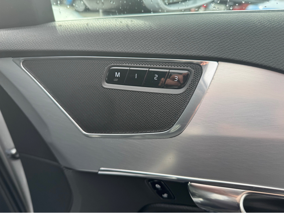 2019 Volvo XC90 - image 14