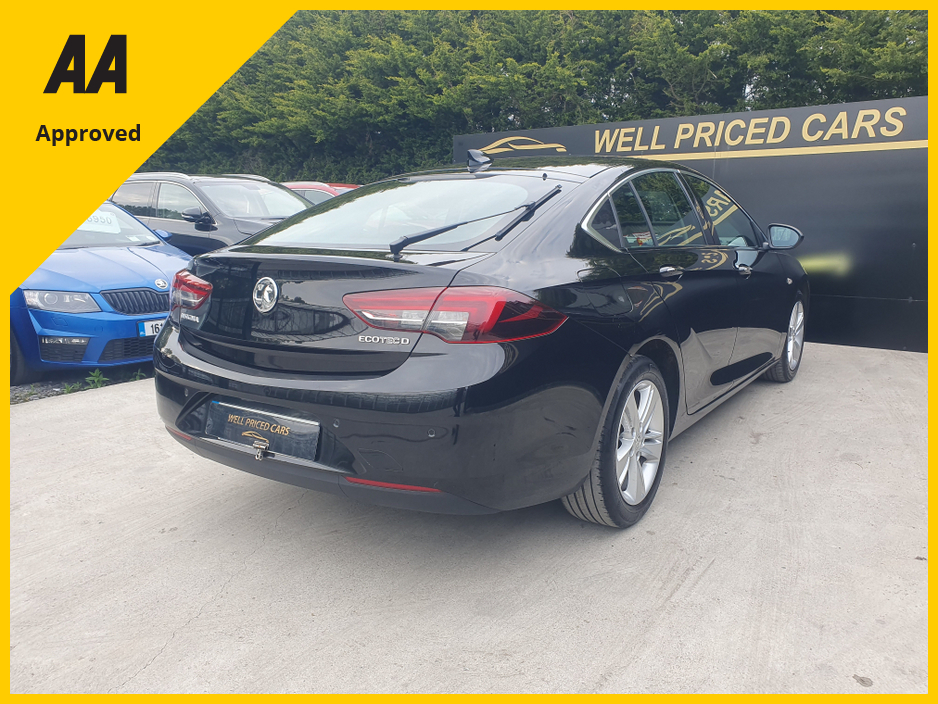 2017 Vauxhall Insignia - image 19