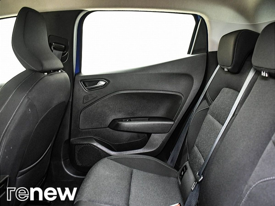 2022 Renault Clio - image 11