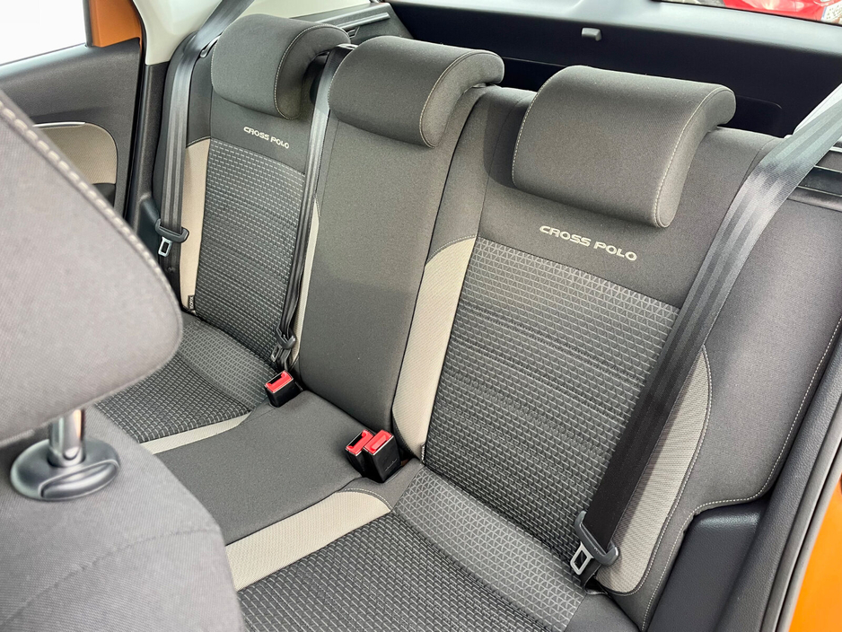 2015 Volkswagen Polo - image 22