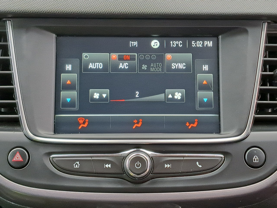 2022 Opel Crossland - image 26