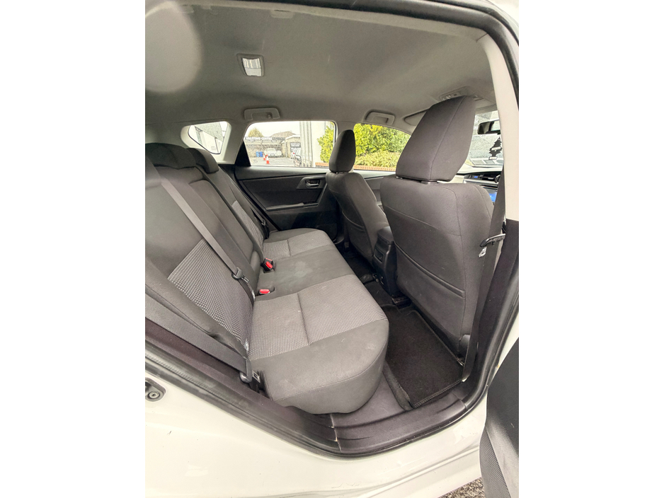 2014 Toyota Auris 1.4 D-4D ICON S/S 5DR €5,950