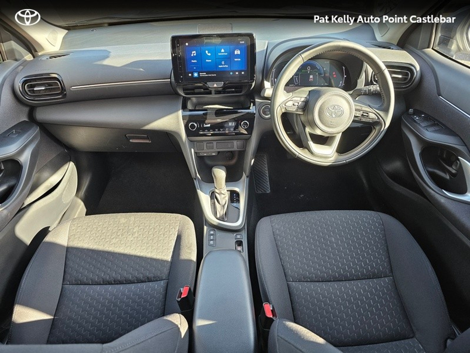 2025 Toyota Yaris Cross - image 8