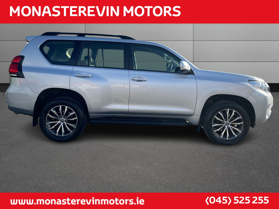 2020 Toyota Landcruiser - image 5