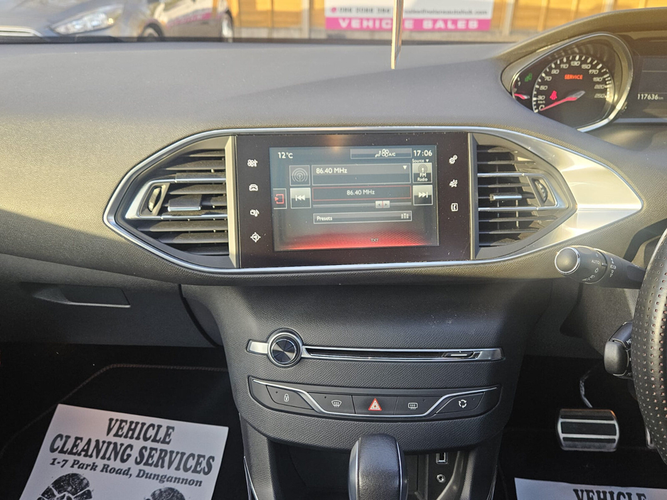 2016 Peugeot 308 - image 29