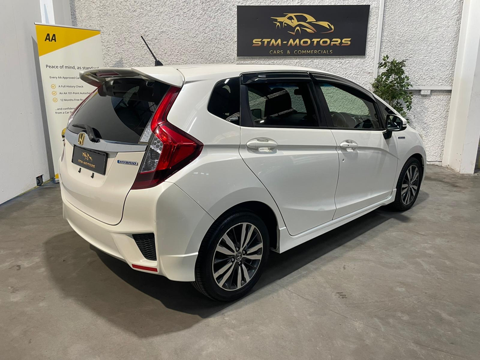 2014 Honda Fit - image 6