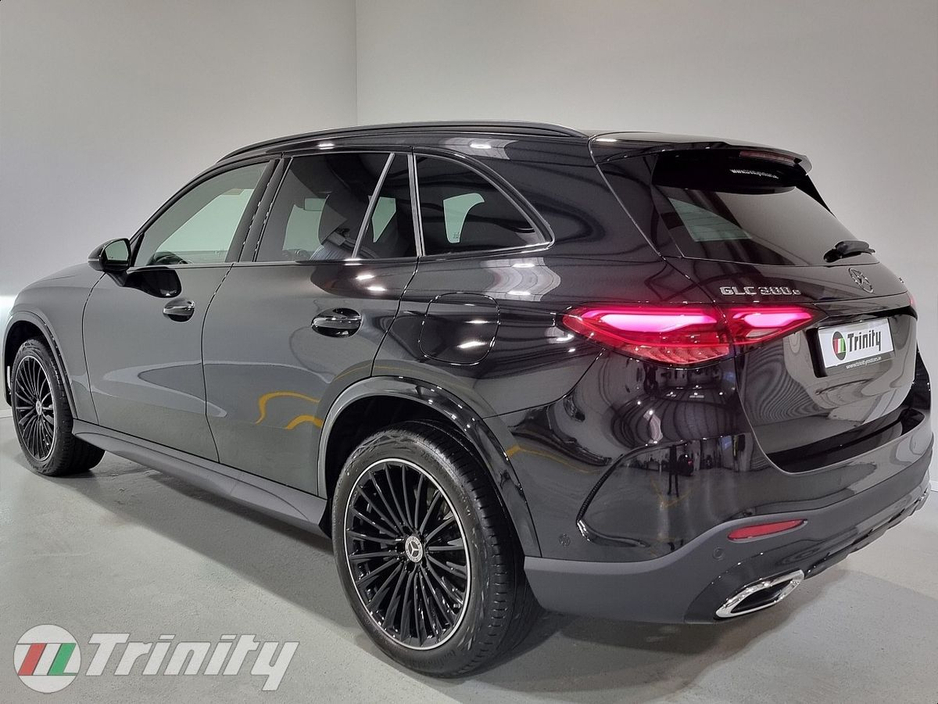 2025 Mercedes-Benz GLC Class - image 18