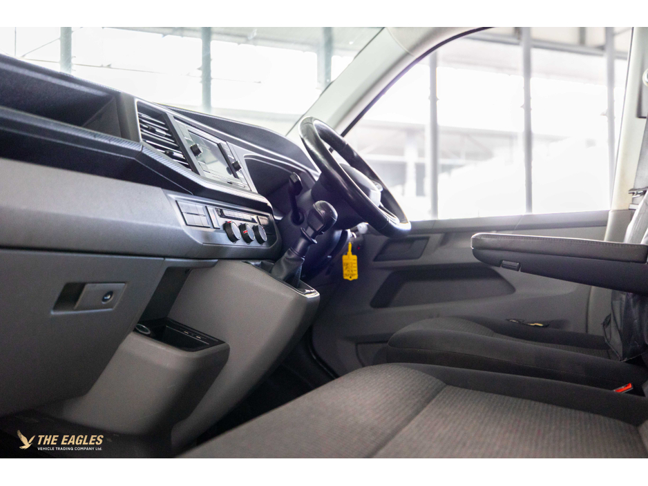 2021 Volkswagen Transporter - image 8