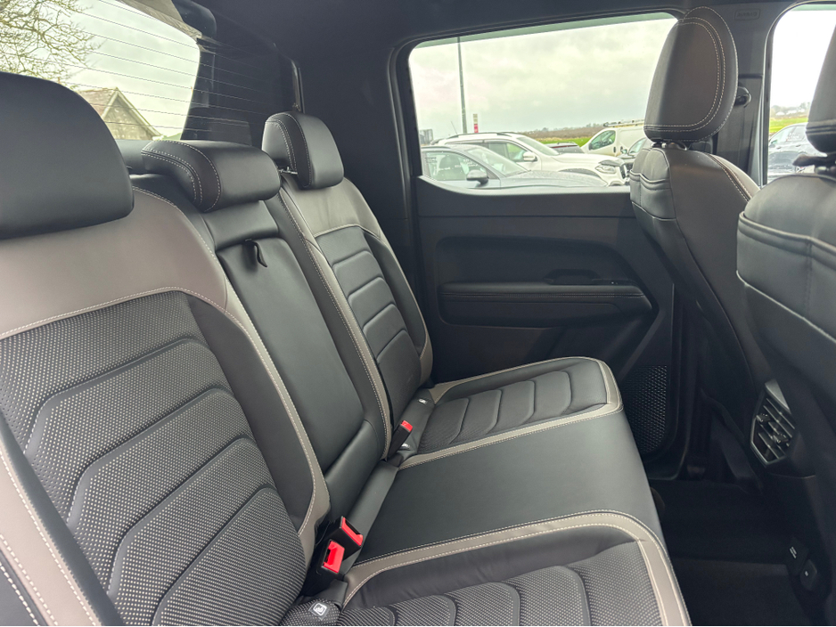 2024 Volkswagen Amarok AVENTURA V6 TDI 4M DC 4MOTION €61,900