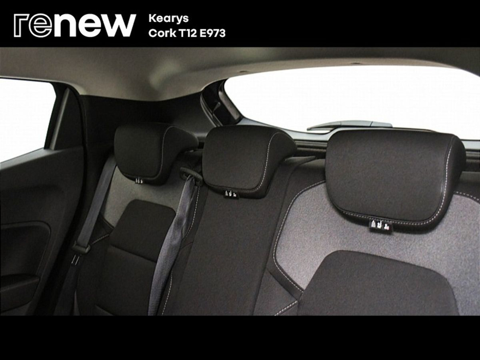 2025 Renault Clio - image 14