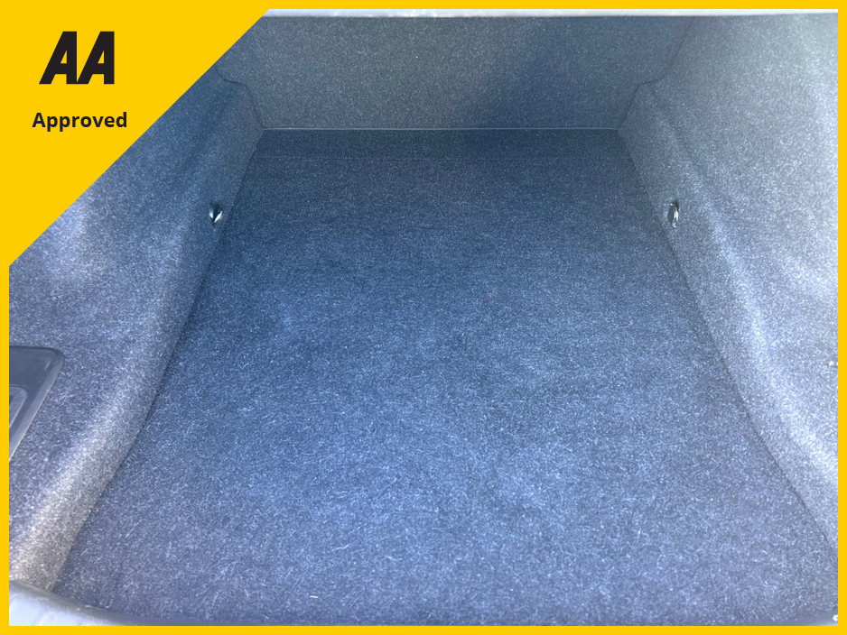 2017 BMW 5 Series - image 26