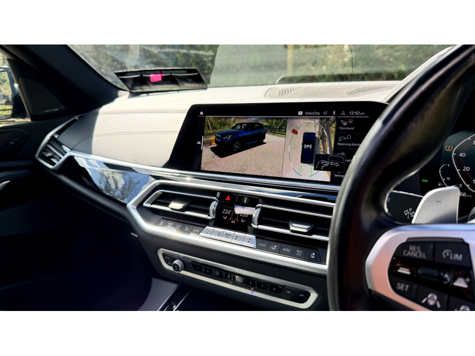 2020 BMW X5 - image 18