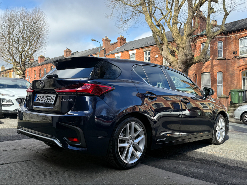 2018 Lexus CT 200 h - image 5