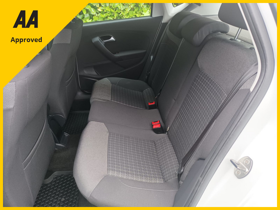 2017 Volkswagen Polo 1.2 TSI COMFORTLINE SPOTLESS WITH ONLY 24,524kms COMPREHENSIVE SERVICE HISTORY (10 STAMPS) FACTORY IMMOBILISER LEATHER STEERING WHEEL AUTO HEADLIGHTS FRONT FOGS ALLOY WHEELS ANDROID AUTO APPLE CARPLAY €14,395