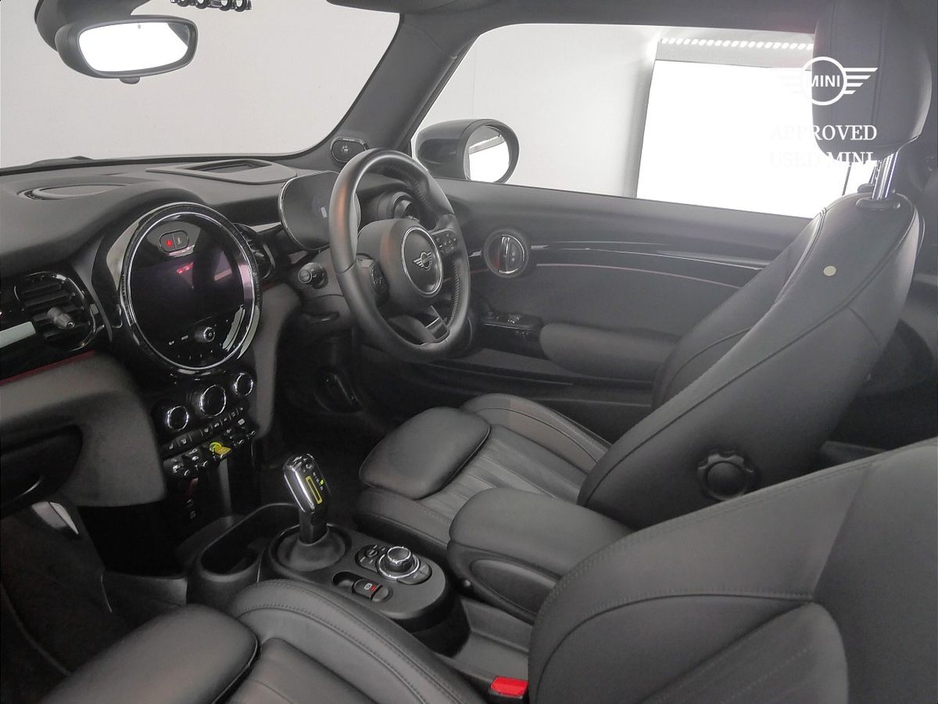 2023 MINI Hatch - image 7