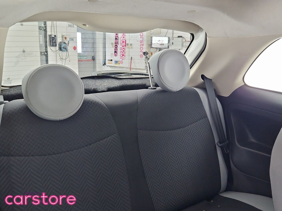 2017 Fiat 500 - image 10