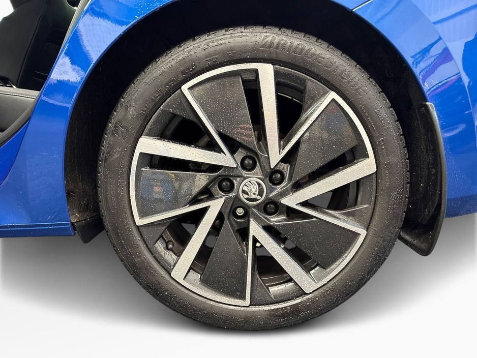 2025 Skoda Octavia - image 5