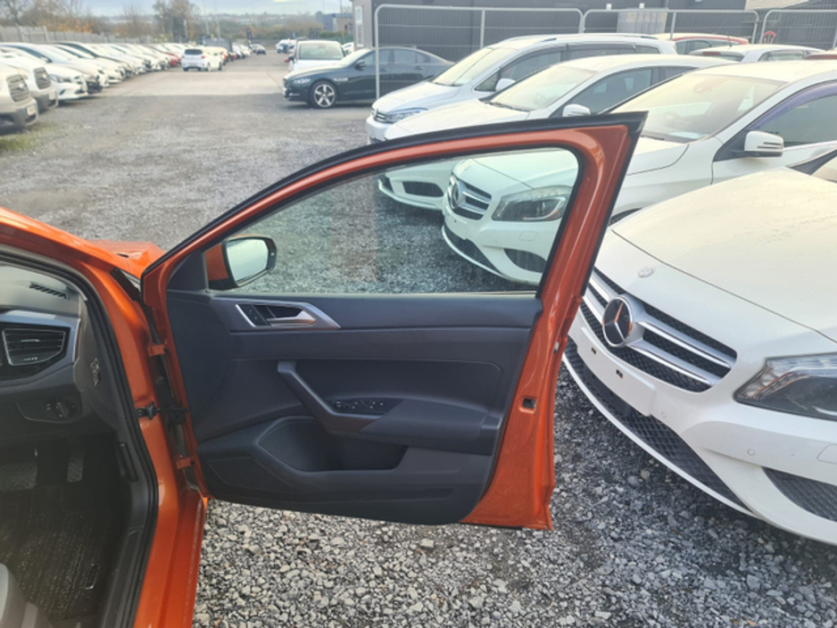 2018 Volkswagen Polo - image 9