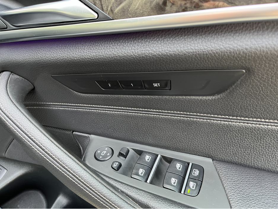 2018 BMW 5 Series - image 17