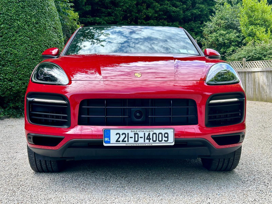 2022 Porsche Cayenne - image 9