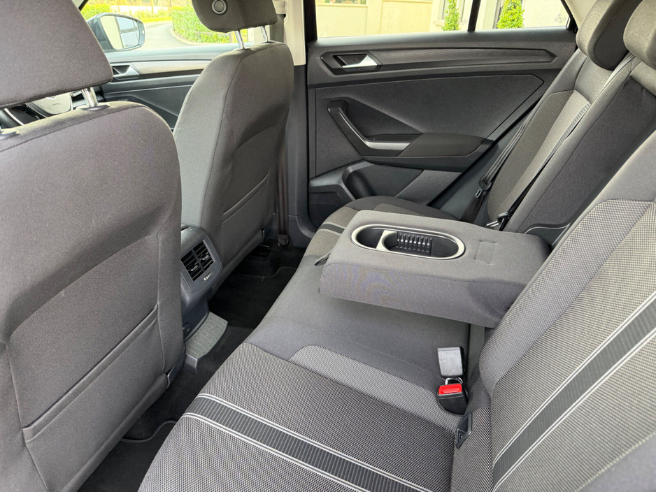 2018 Volkswagen T-Roc - image 18