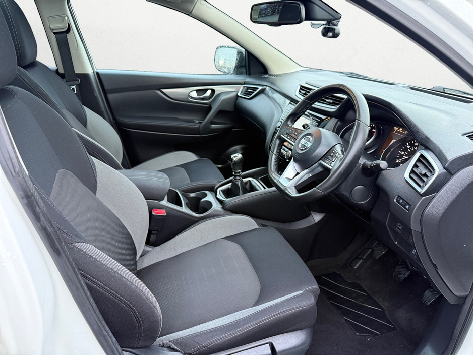 2018 Nissan Qashqai - image 6