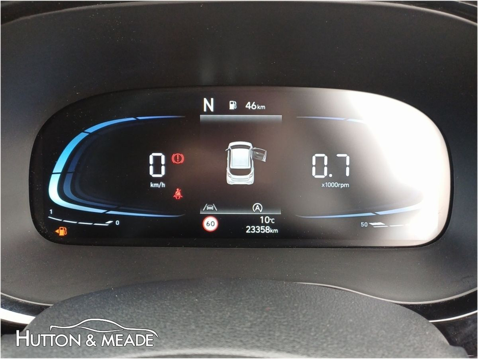 2024 Hyundai i10 - image 12