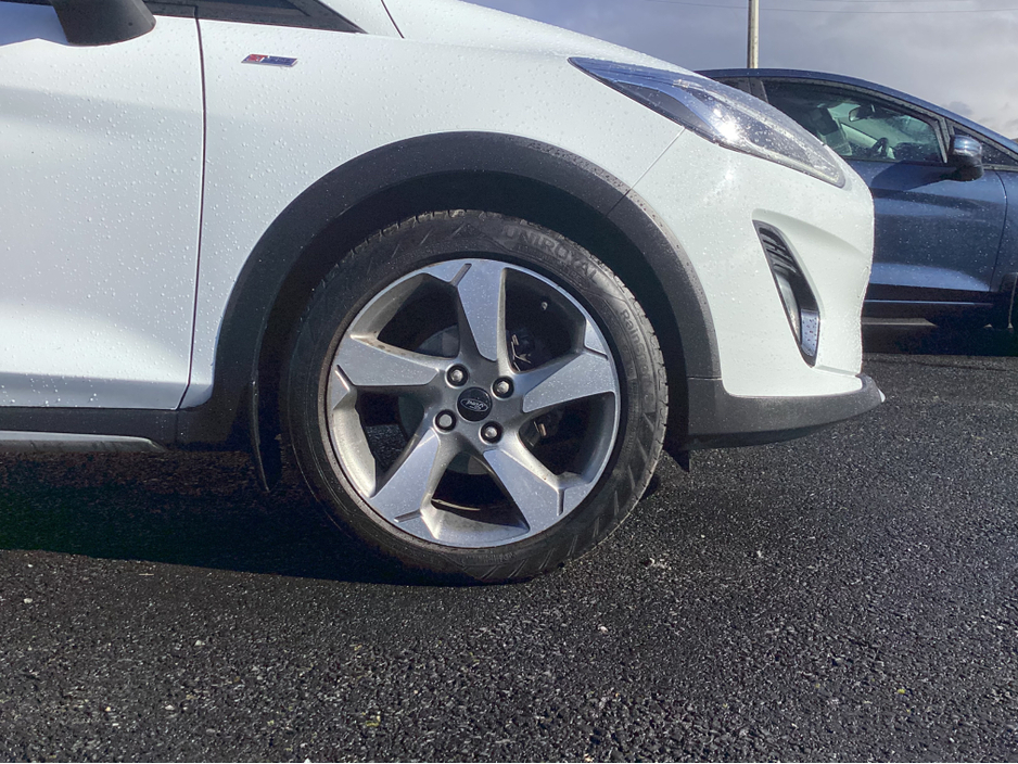 2020 Ford Fiesta - image 9