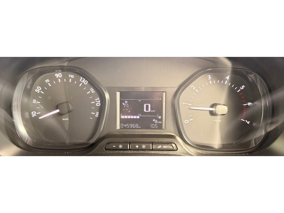 2022 Opel Vivaro Long Wheel Base €17,032