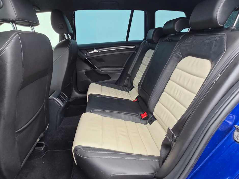 2015 Volkswagen Golf - image 15