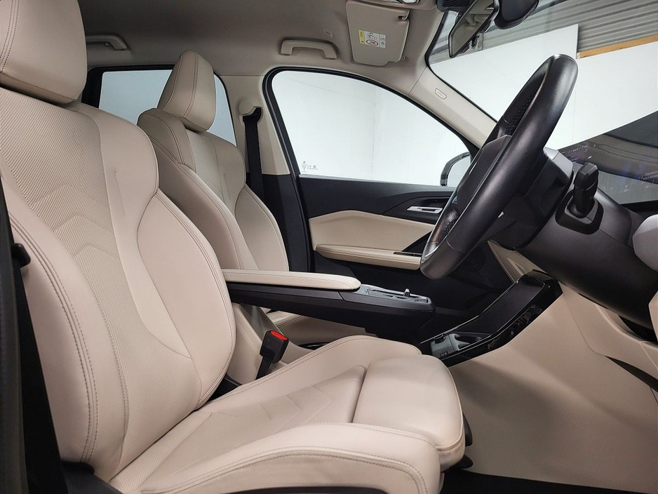 2024 BMW X1 - image 12