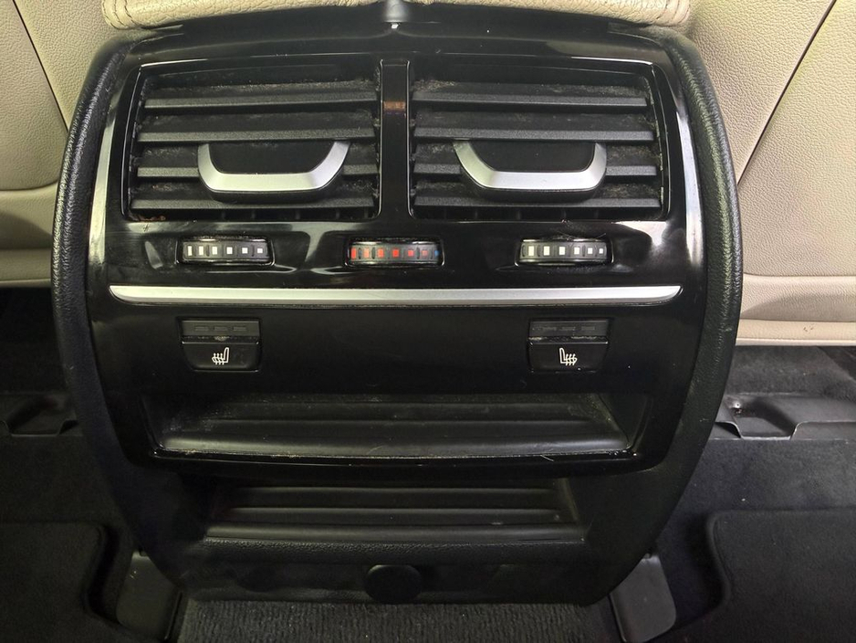 2018 BMW 5 Series - image 13